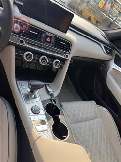 جێنسس G70